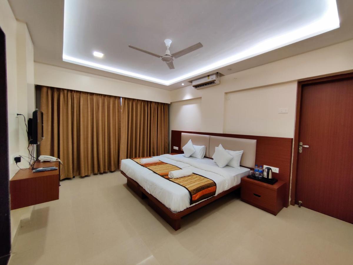 Serenity By Monarch, Baner Pune Méribel Village Exterior foto
