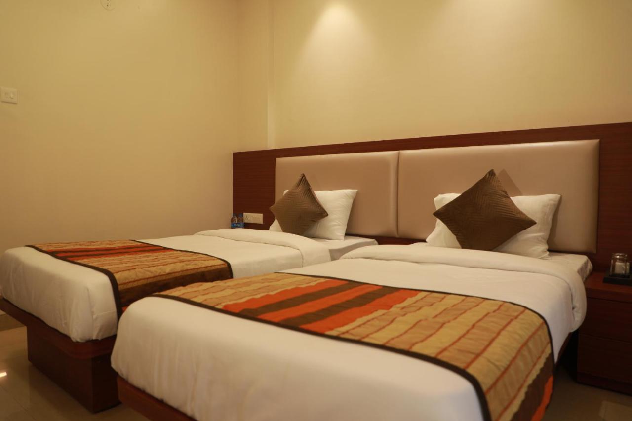 Serenity By Monarch, Baner Pune Méribel Village Exterior foto